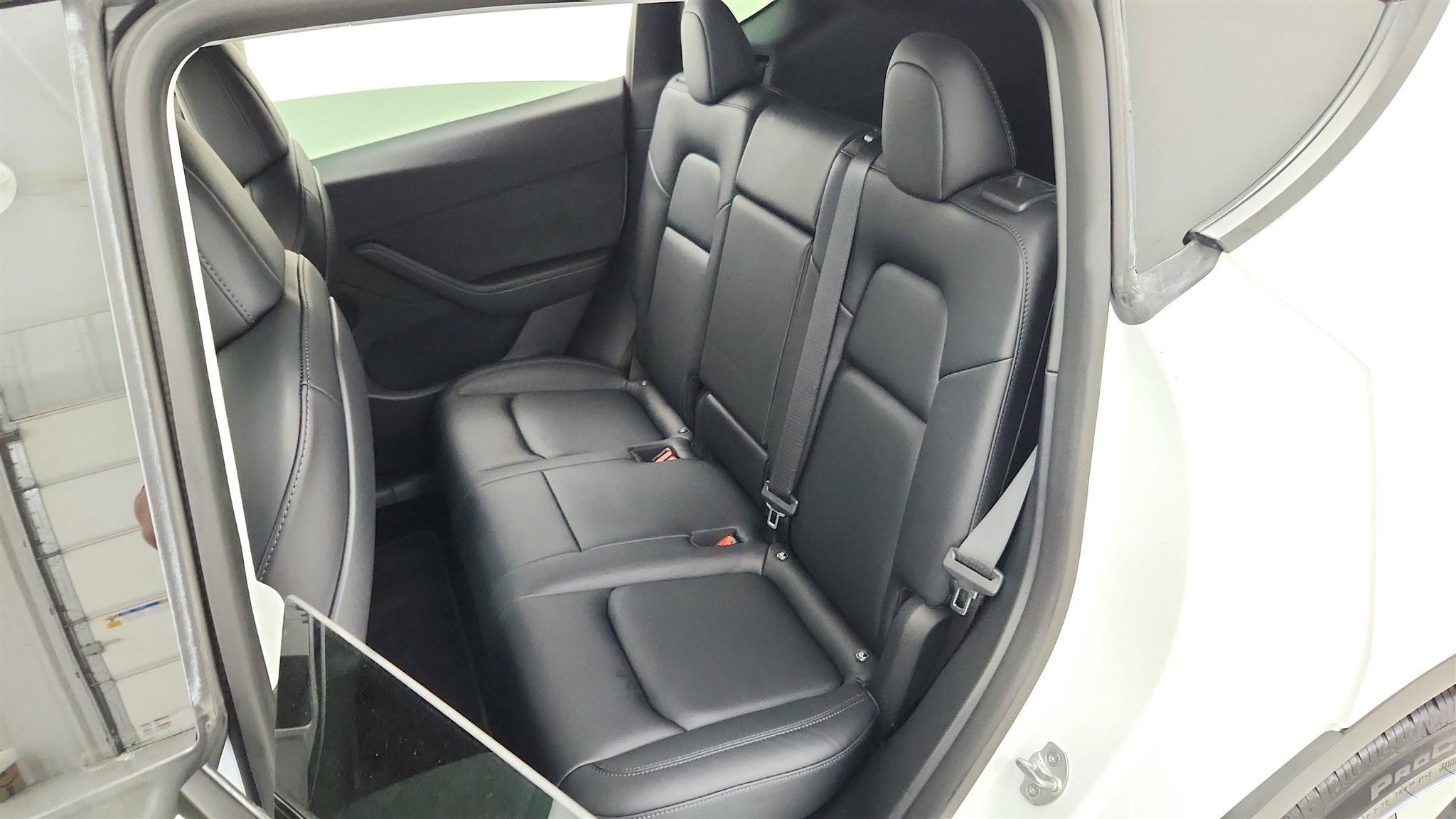 Used 2022 Tesla Model Y Long Range AWD/4WD image 23