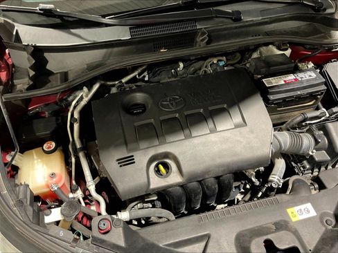 Used 2019 Toyota C-HR XLE FWD image 28