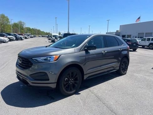Used 2023 Ford Edge SE w/ Black Appearance Package AWD/4WD image 3