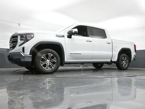 Used 2025 GMC Sierra 1500 SLT AWD/4WD image 44