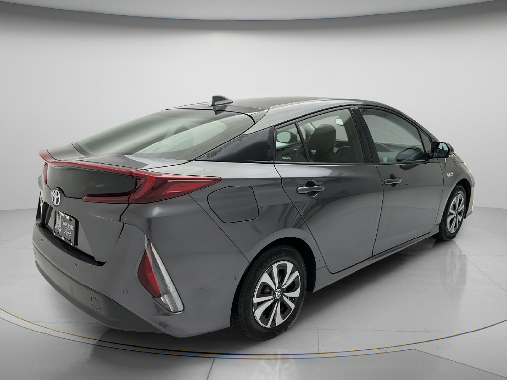 Used 2017 Toyota Prius Prime Advanced FWD image 5