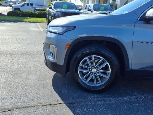 Used 2023 Chevrolet Traverse LT FWD image 23
