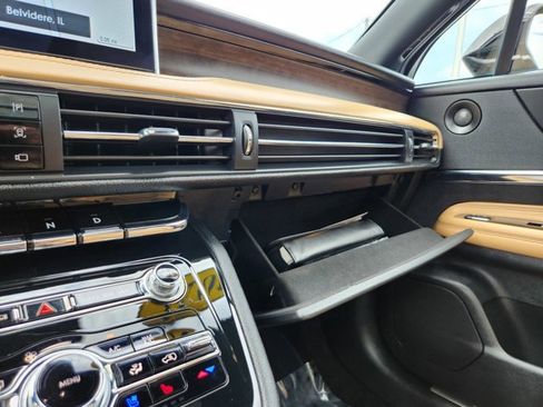 Used 2021 Lincoln Corsair Reserve w/ Equipment Group 201A image 14