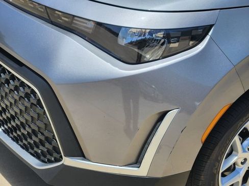 Certified 2025 Kia Soul LX w/ LX Technology Package FWD image 9