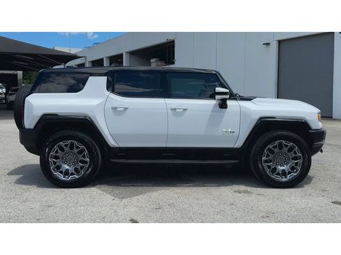 Used 2025 GMC Hummer EV 3X AWD/4WD image 9