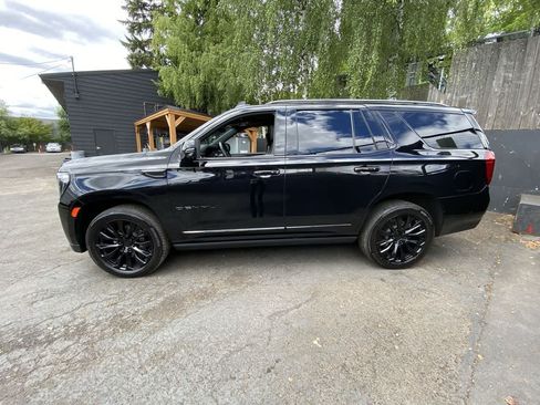 Used 2024 GMC Yukon Denali w/ Denali Reserve Package AWD/4WD image 3