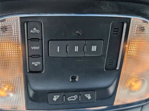 Used 2019 Jeep Grand Cherokee Altitude image 32