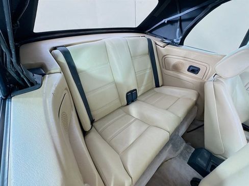 Used 1991 BMW 325i Convertible image 20