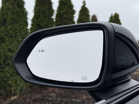 Used 2024 Chevrolet Equinox EV RS image 20