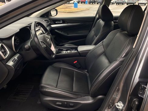 Used 2023 Nissan Maxima SL image 10