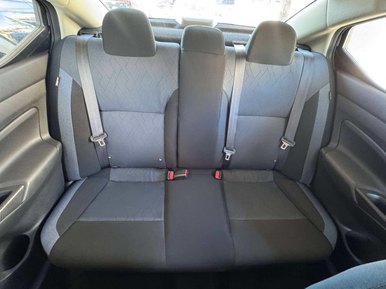 Used 2025 Nissan Versa SV FWD image 36