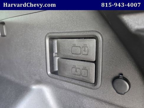 Used 2023 Chevrolet Equinox LT AWD/4WD image 32