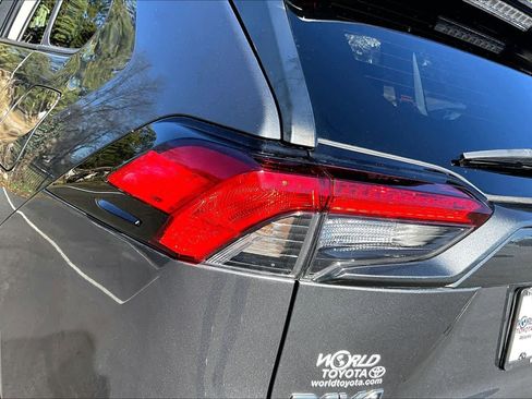 Certified 2022 Toyota RAV4 LE image 27