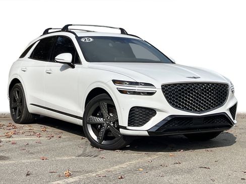 Used 2025 Genesis GV70 3.5T Sport w/ Sport Advanced Package image 2