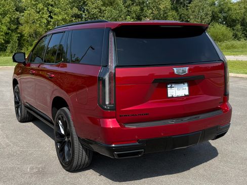 Used 2026 Cadillac Escalade Platinum Sport w/ LPO, ONYX Package AWD/4WD image 4