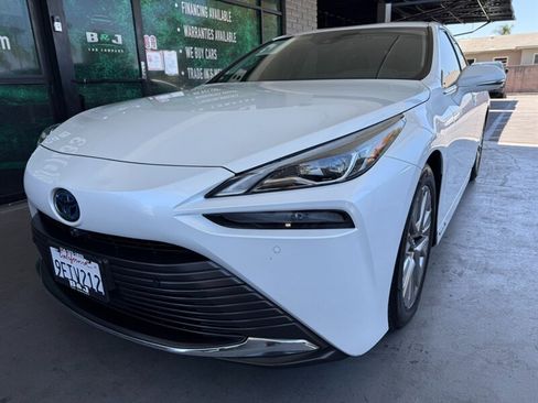 Used 2022 Toyota Mirai w/ Advanced Technology Package RWD image 3