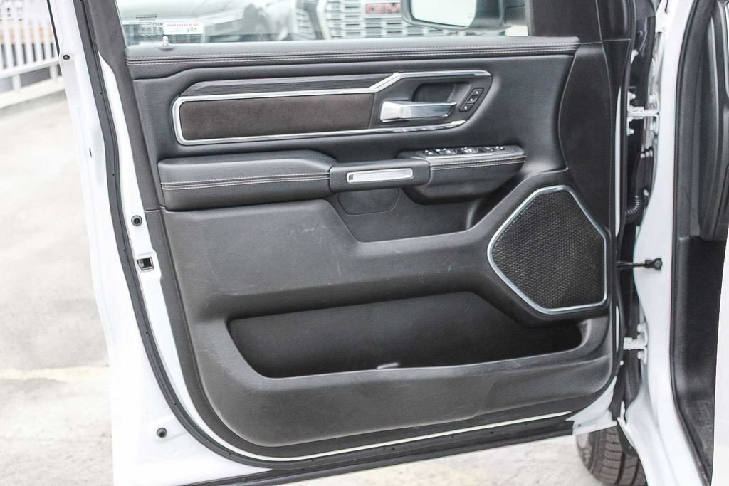 Used 2024 RAM 1500 Laramie AWD/4WD image 22