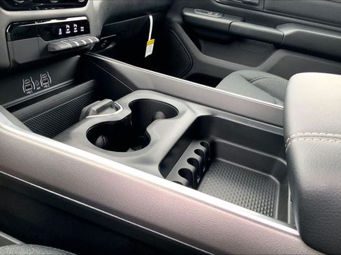 New 2026 RAM 1500 Express AWD/4WD image 7