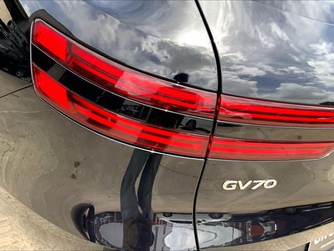 Used 2025 Genesis GV70 2.5T AWD/4WD image 28
