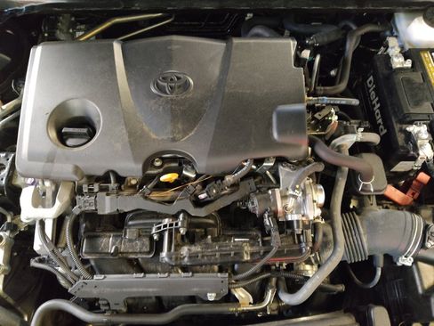 Used 2021 Toyota Camry SE image 30