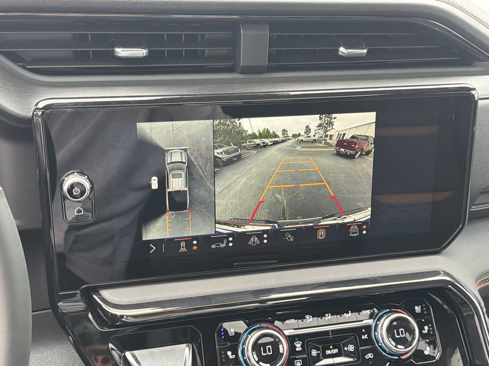 New 2026 GMC Sierra 1500 AT4 w/ AT4 Premium Package AWD/4WD image 8
