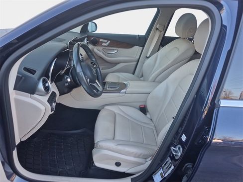 Used 2022 Mercedes-Benz GLC 300 4MATIC image 12