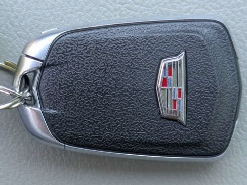 Used 2019 Cadillac XT4 Luxury FWD image 32