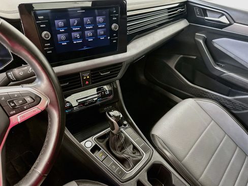 Used 2025 Volkswagen Jetta SE FWD image 26