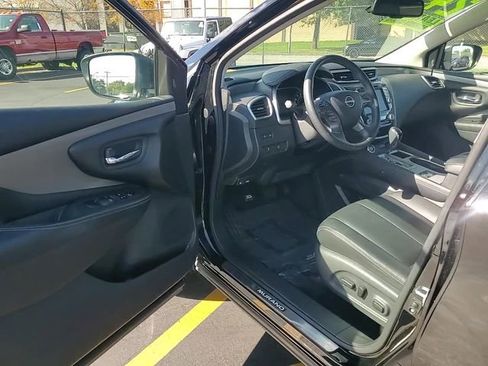 Used 2024 Nissan Murano SV w/ SV Midnight Edition Package image 9