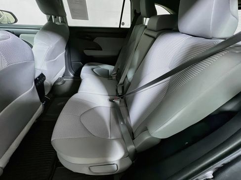 Certified 2023 Toyota Highlander LE FWD image 21