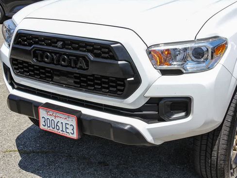 Used 2021 Toyota Tacoma SR AWD/4WD image 8