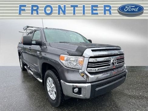 Used 2017 Toyota Tundra SR5 image 1