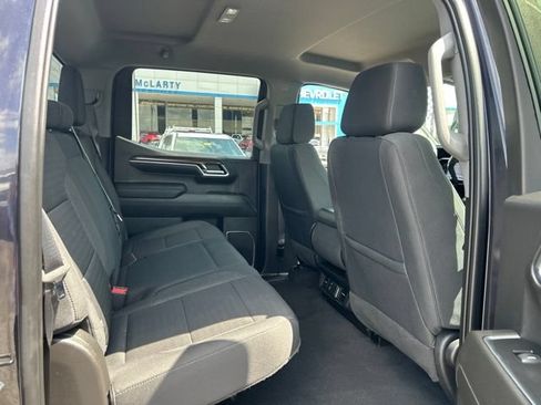 Used 2022 Chevrolet Silverado 1500 LT AWD/4WD image 31