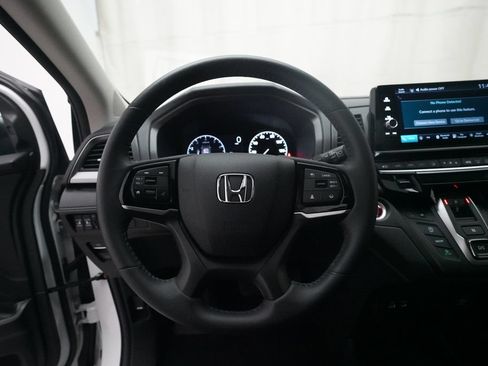 Used 2025 Honda Odyssey EX-L image 3