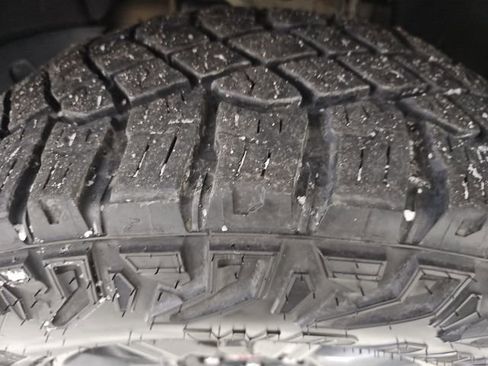 Used 2024 GMC Sierra 1500 AT4X image 11