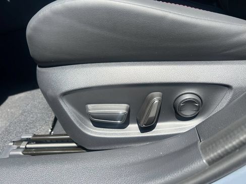 New 2026 Toyota Prius Plug-In Hybrid FWD image 20