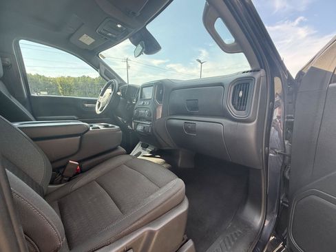 Used 2022 Chevrolet Silverado 1500 Custom Trail Boss AWD/4WD image 19