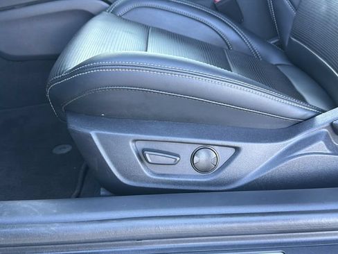 Used 2025 Ford Mustang GT Premium RWD image 14