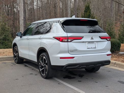 Used 2022 Mitsubishi Outlander ES image 5