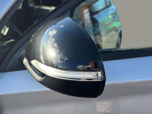 Used 2019 Hyundai Elantra GT N Line image 11