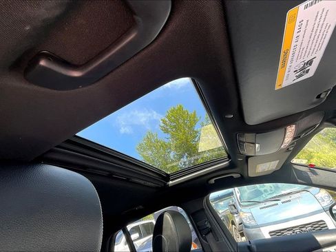 Used 2021 Mercedes-Benz GLC 300 4MATIC Coupe image 20