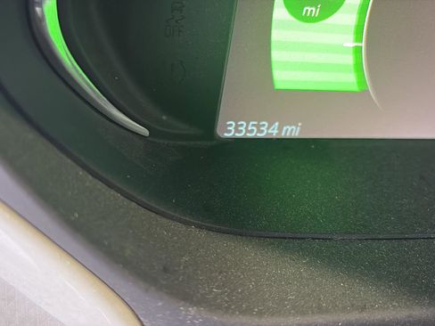 Used 2020 Chevrolet Bolt Premier w/ Infotainment Package image 7