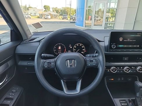 Used 2025 Honda CR-V EX image 6