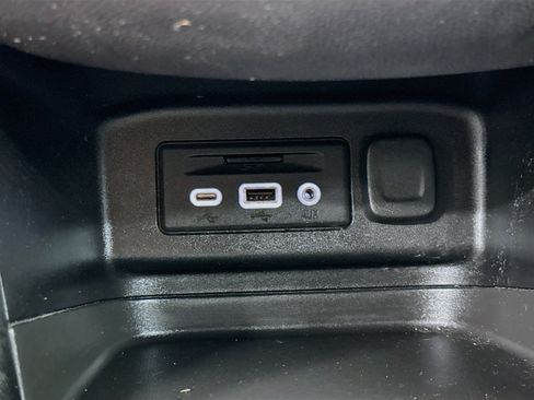 Used 2021 Chevrolet Equinox LT FWD image 26