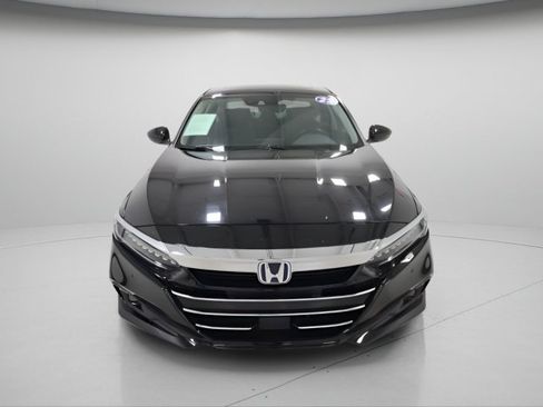 Used 2022 Honda Accord Touring image 2