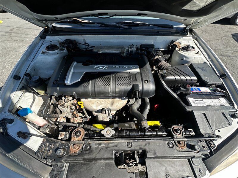 Used 2005 Hyundai Elantra GLS FWD image 10