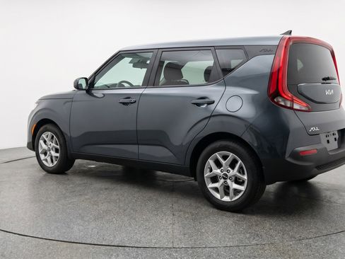 Used 2025 Kia Soul LX w/ LX Technology Package FWD image 6