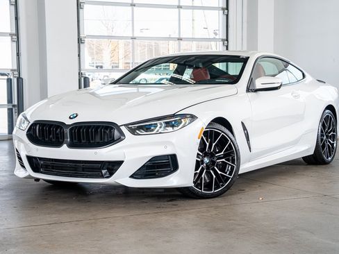 Used 2025 BMW 840i Coupe w/ M Sport Professional Package image 2