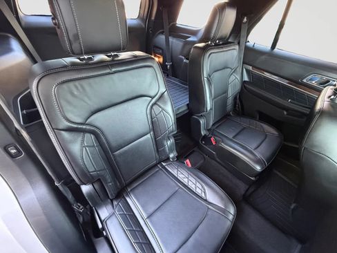 Used 2018 Ford Explorer Platinum AWD/4WD image 18