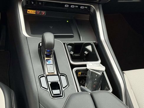 Used 2025 Lexus TX 500h AWD w/ Technology Package image 18